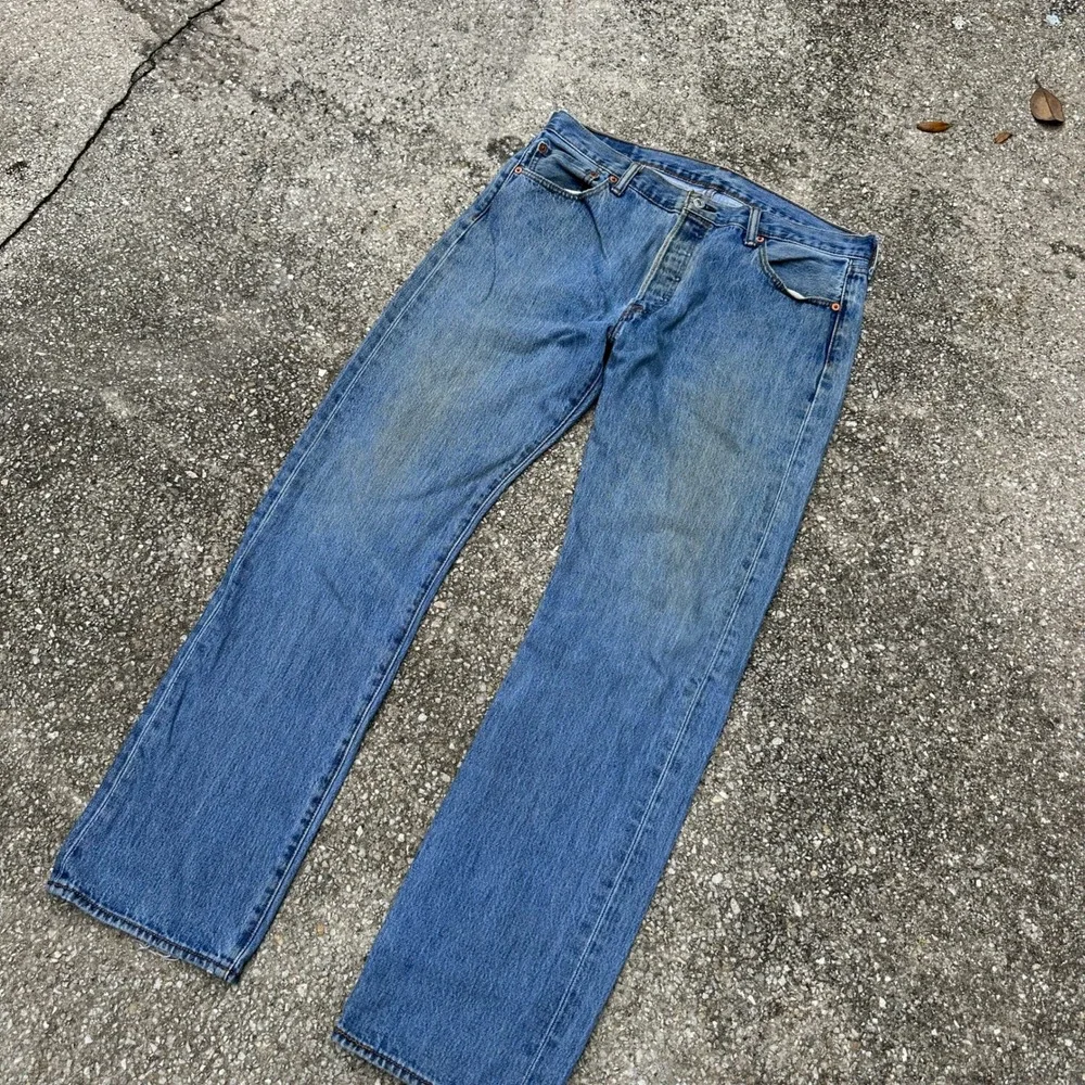 Levis 501 Original Fit Straight Leg Blue Jeans Mens W36 L34 Button Fly Denim